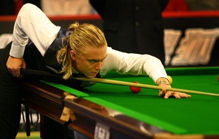 赛中占据更 赛中占据更